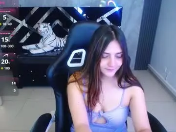 emily_cooper_t Image 14