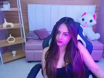 emily_cooper_t Image 15