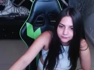 emily_cooper_t Image 5