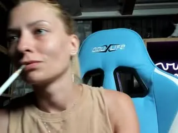 karoline121 Image 15