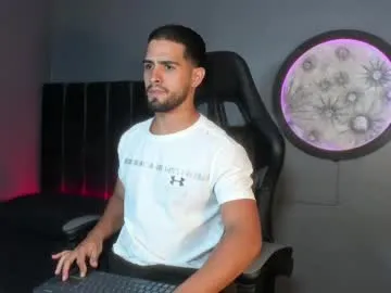 khriss_brown Image 7