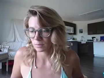 lailagetsnaked Image 14