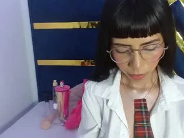 nina_fox69 Image 14