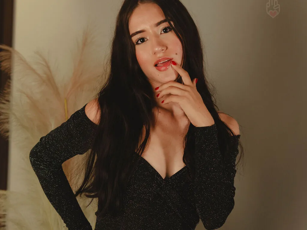 CatalinaMontanaa's Thumb Image