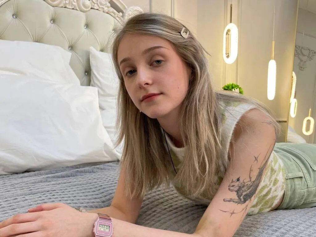 LunaMiln's Thumb Image